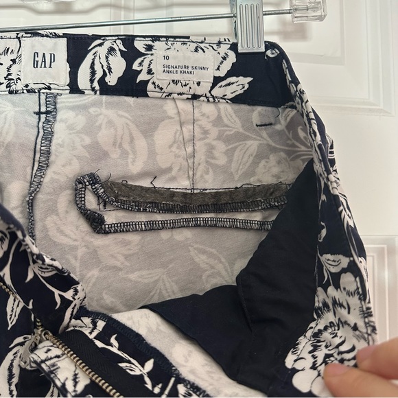 GAP Signature Skinny Ankle Khaki - Picture 3 of 12